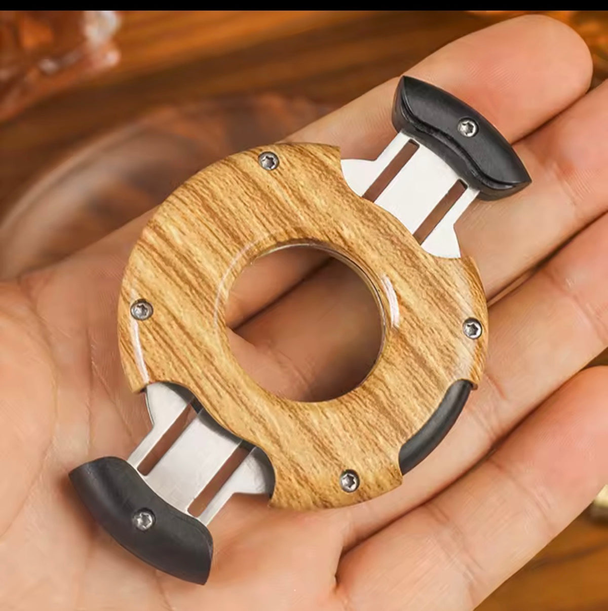 Round double-blade cigar cutter